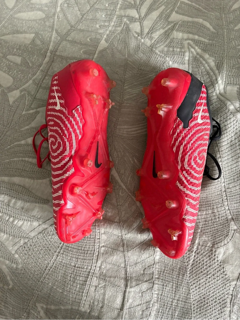 Phantom Red Men’s Soccer Cleats - Lightweight Performance